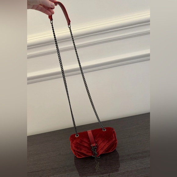 Saint Laurent Red velvet bag - Picture 9 of 10